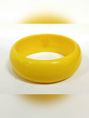 Vintage Bright Yellow Chunky Plastic Bangle Bracelet